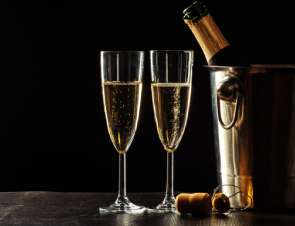 Schaumwein genießen