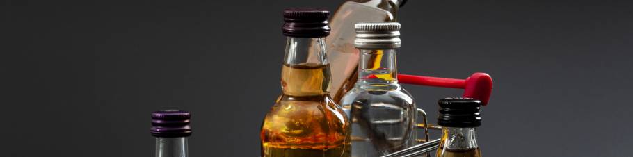 Kleine Spirituosenfläschchen 