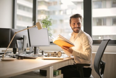 Who benefits from business plan