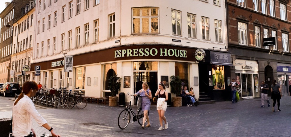 Urban cafes and restaurants