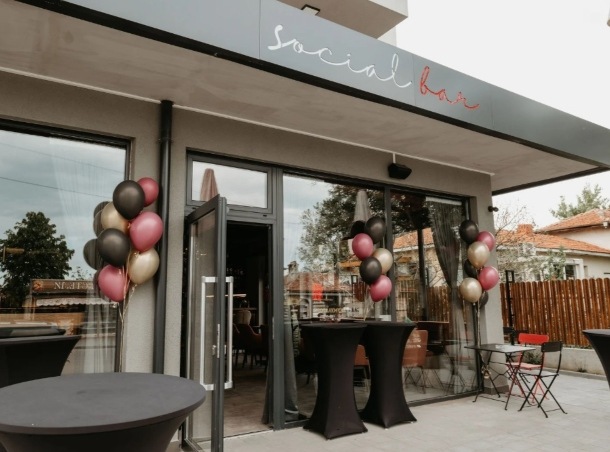 Social bar