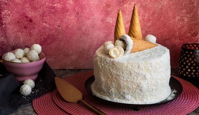 Кокосова сладоледена торта