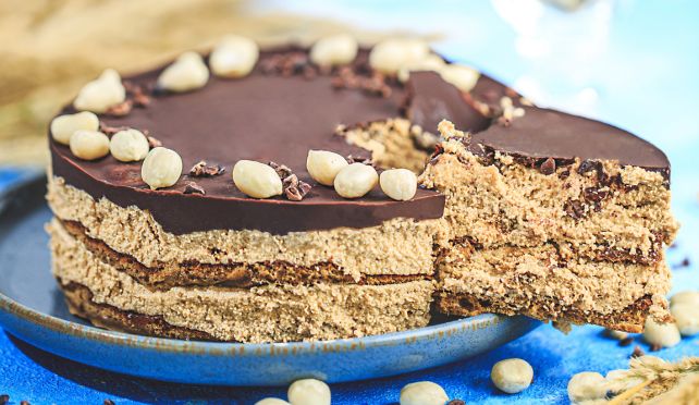 Сладоледена фъстъчена торта