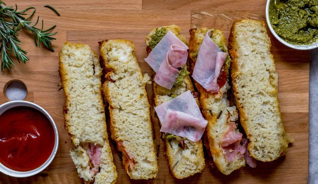 Фокача с прошуто и моцарела