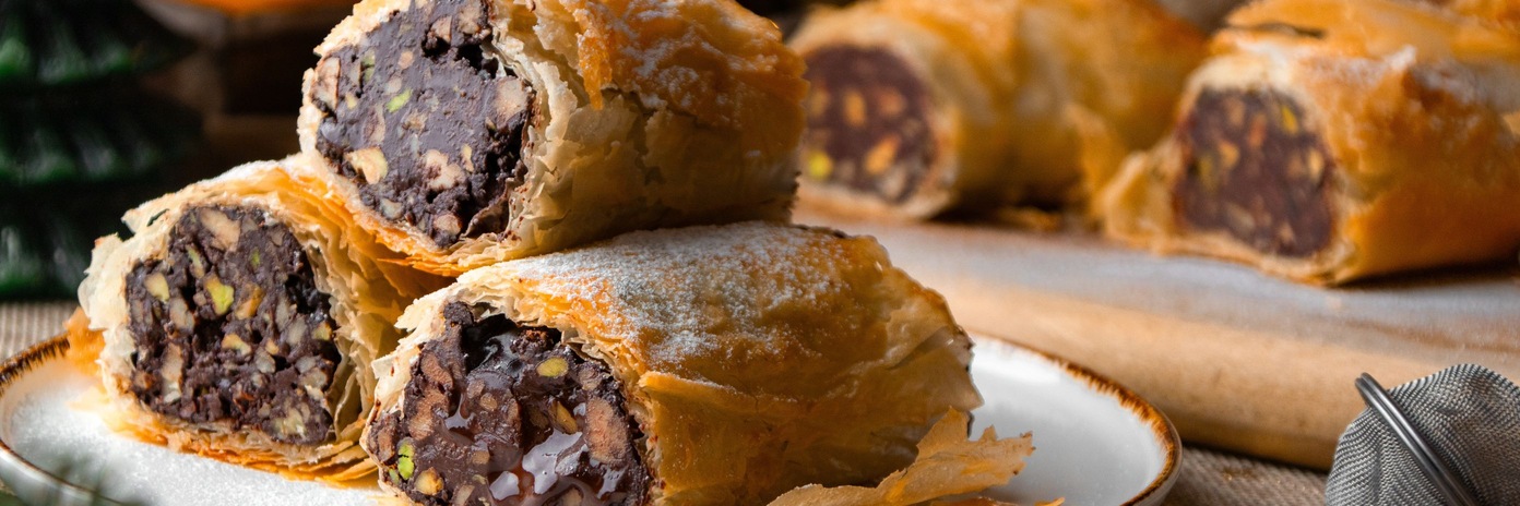 Шоколадово руло с шамфъстък