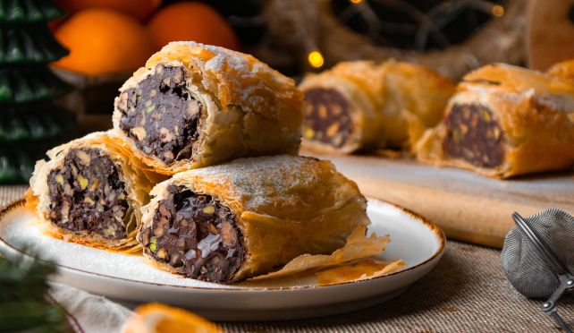 Шоколадово руло с шамфъстък