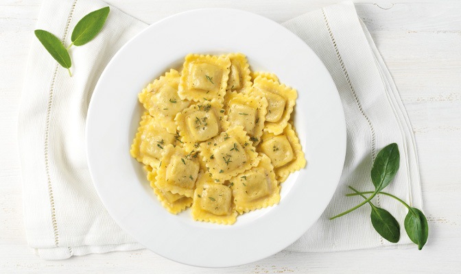 Пиемонтези с три вида месо, масло и подправки 