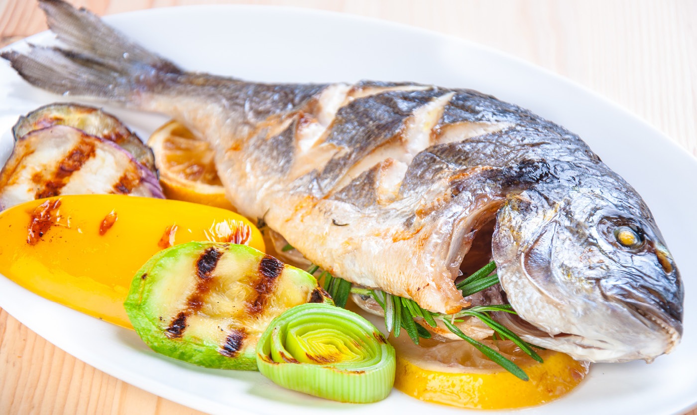 Ципура на скара със сезонни зеленчуци