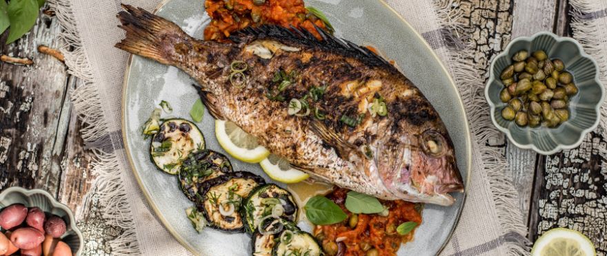 Барбекю в средиземноморски стил със салца ала Путанеска