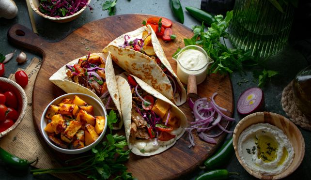 Домашен дюнер с пуешко и говеждо