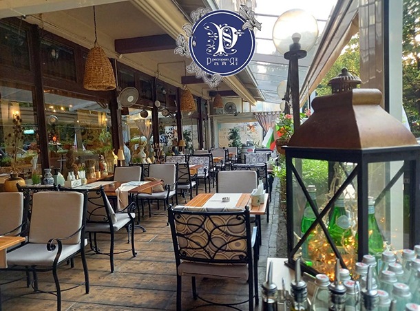 Хотелски комплекс Главатарски хан