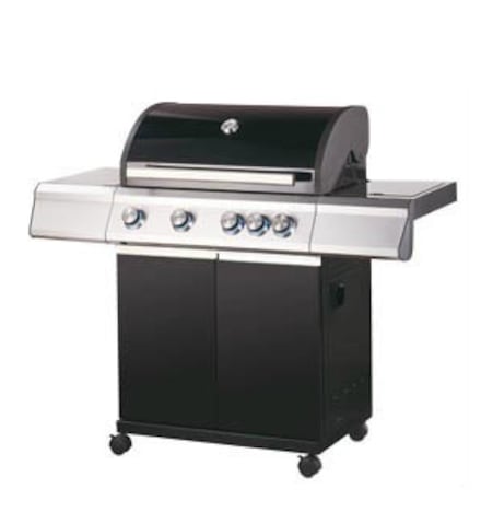 černý zahradní gril