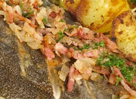 Křupavý platýs se slaninou