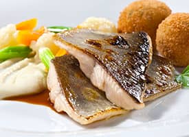 Pečený pstruh s kroketami a topinamburovým pyré