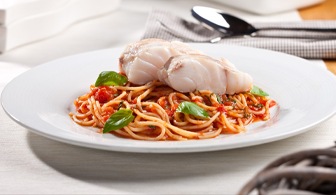 Špagety s pošírovanou treskou