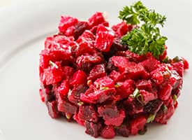 Bramborový salát s červenou řepou