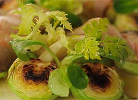 Růžičková kapusta s hlívou ústřičnou