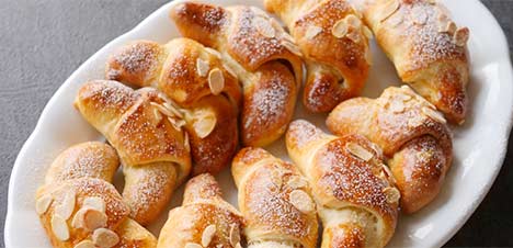 Martinské rohlíčky z kynutého těsta