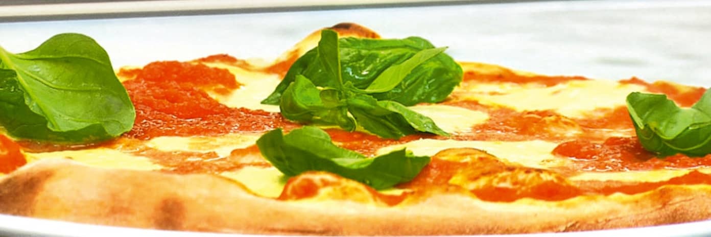 Pizza Margherita a pizza Parma
