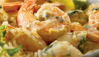 Pikantní pečená rýže s krevetami, koriandrem a limetkou