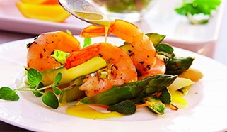 Smažený chřest s krevetami