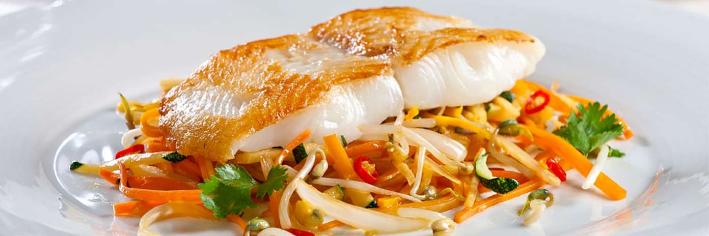 Grilovaný halibut s asijskou zeleninou