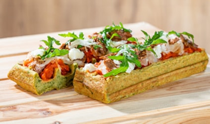 špenátová vafle s halloumi - mini