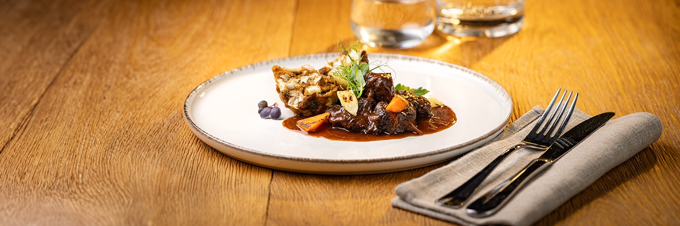 hovězí po burgundsku - servírování