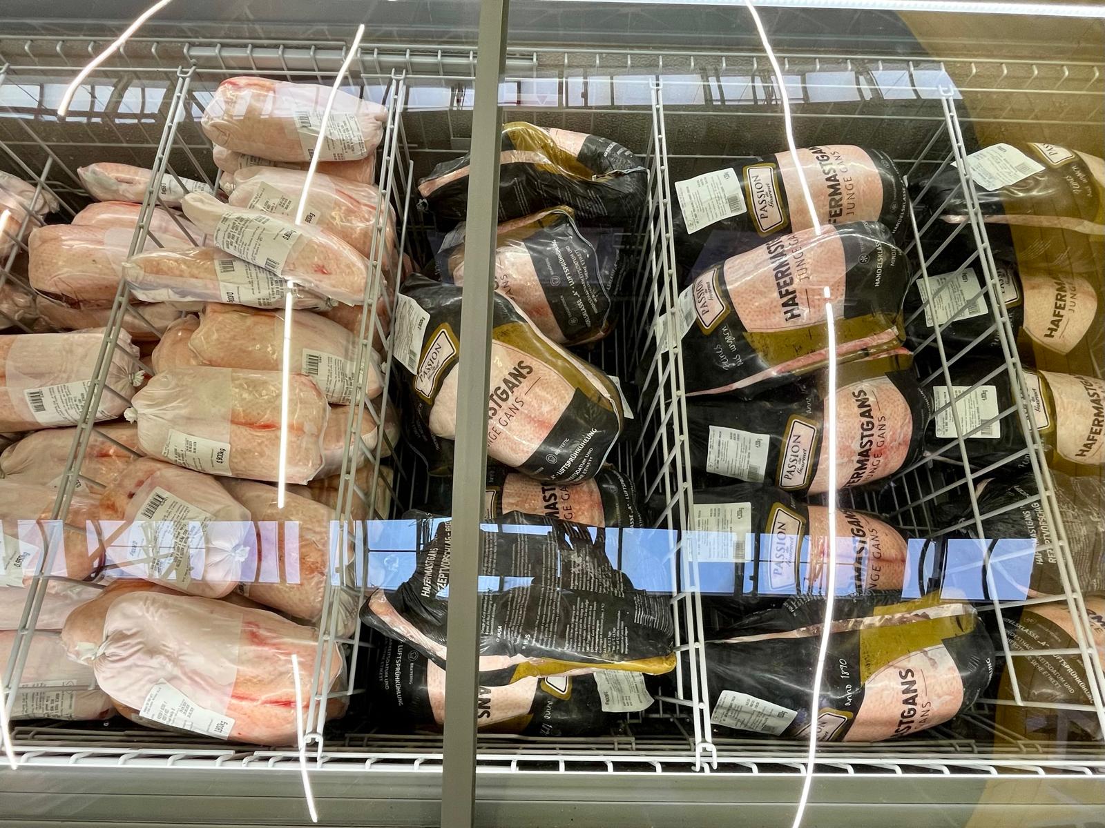 V široké nabídce makro nechybí celé husy ani husí a kachní díly