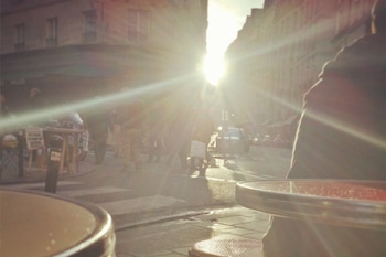 Im Café bei Sonnenschein