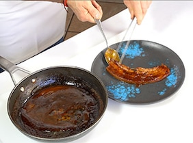 Panceta de cochino negro canario y salsa de mojo rojo - Paso 6