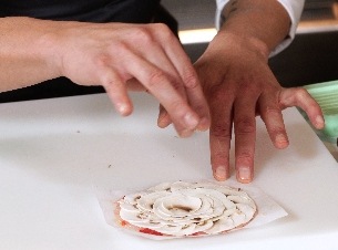 Receta carpaccio de champiñones y carabineros con crema agria - Paso 4