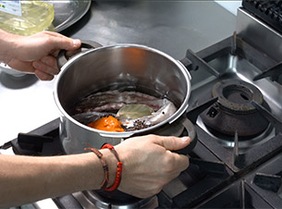 Lomo de merluza de Lanzarote, pil pil y mojo rojo y verde - Paso 2