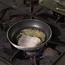 Merluza en salsa verde con almejas - Paso 4