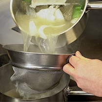 Rodaballo con guiso del pescador - Paso 2