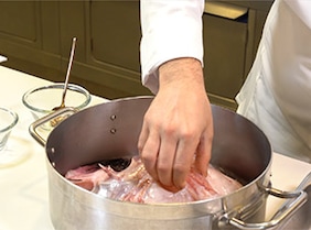 Cómo hacer fondo blanco de pescado - Paso 2