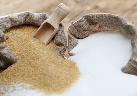 Diferencias entre azúcar blanco y azúcar moreno