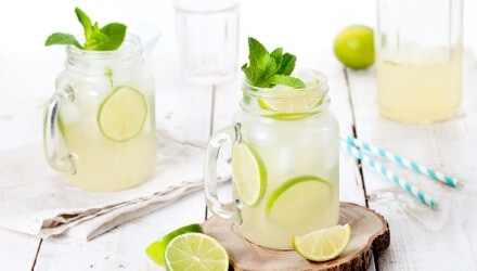 Agua con limón