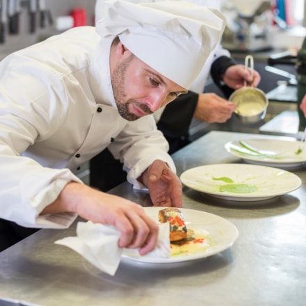 Contratar chefs y cocineros para restaurantes