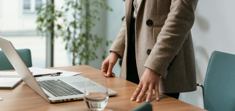 Finding the Right Office Desk Height and Posture