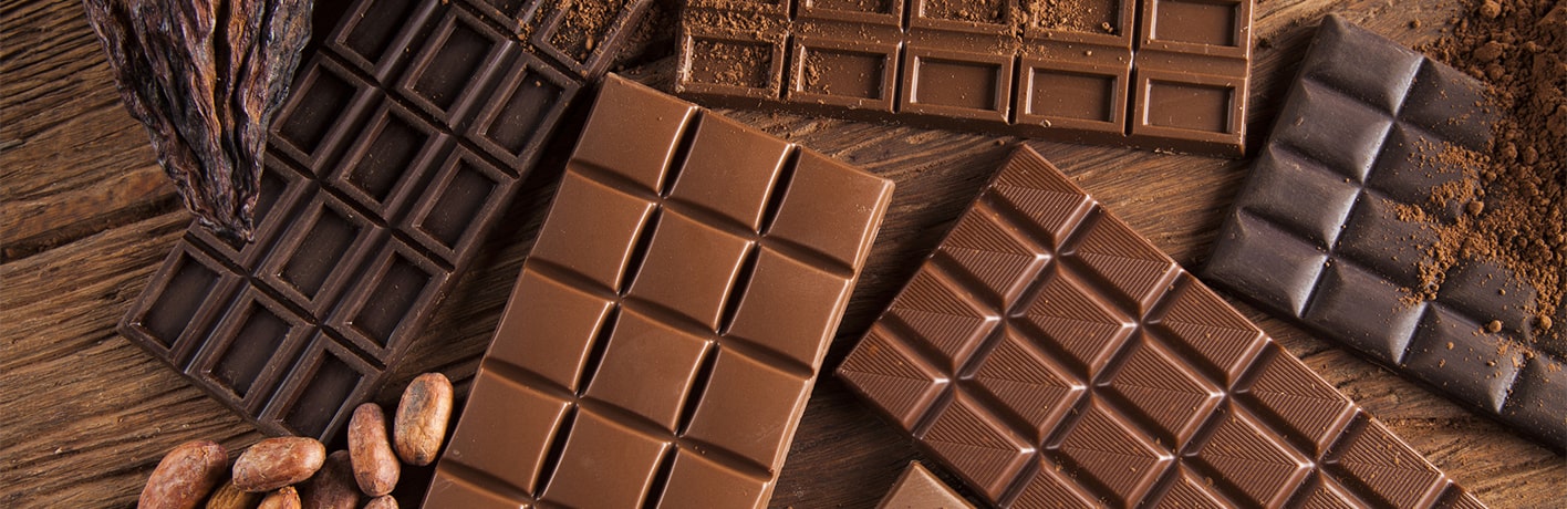 Tablettes de chocolat noir et au lait