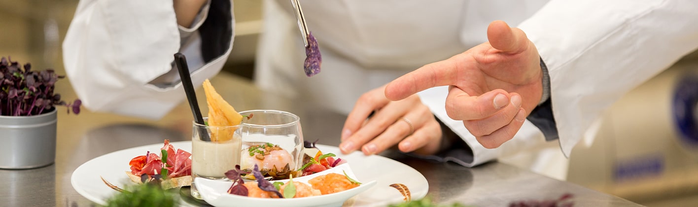 Gestes d'un apprentis en formation