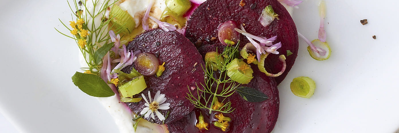 Salade de betteraves gourmandes en gros plan