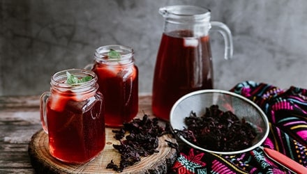 Le bissap, boisson fraiche à base d'hibiscus séché