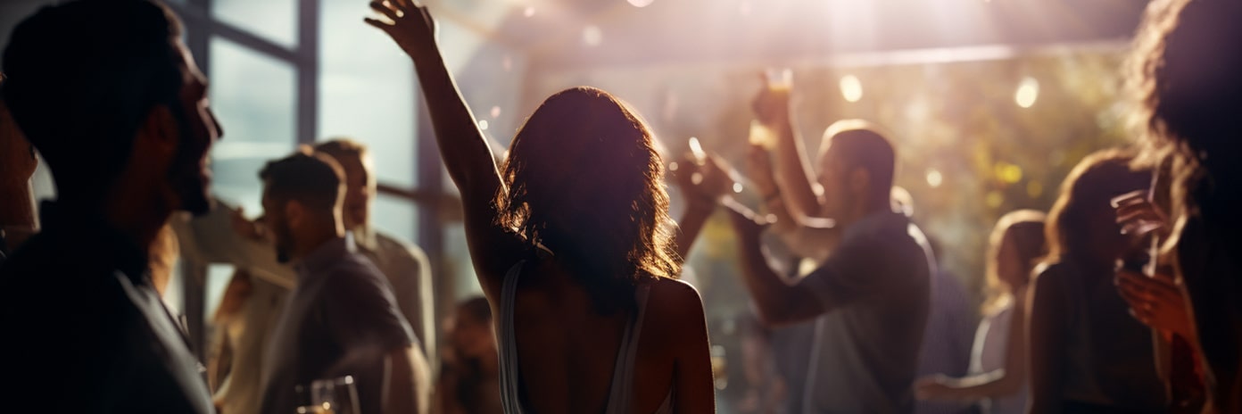 Ambiance festive et dansante dans un restaurant