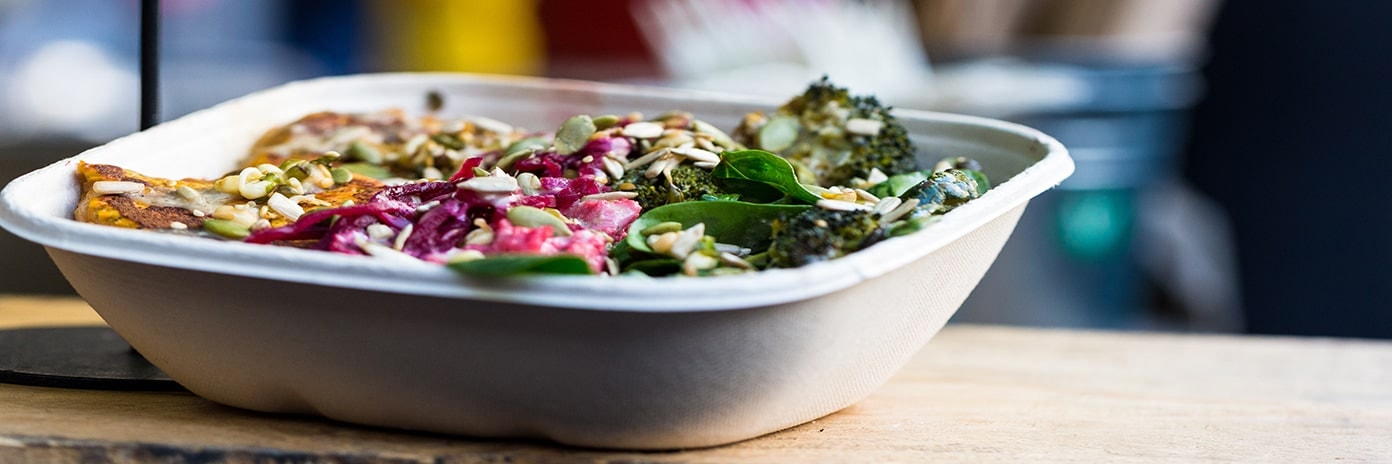 Plat à emporter de salade végétarienne
