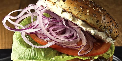 Garniture pour burger en gros plan