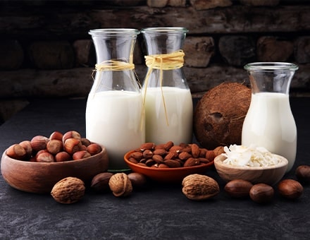 Lait végétaux, amandes, noisettes, noix et noix de coco