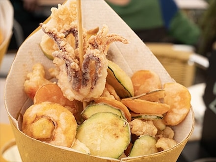 Poisson frit dans un cornet
