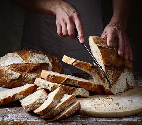 Découpe de pain artisanal